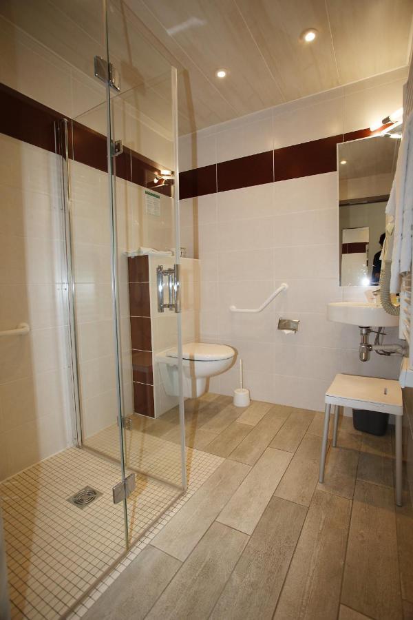 Contact Hotel - Hotel Le Lion D'Or Lamballe Esterno foto
