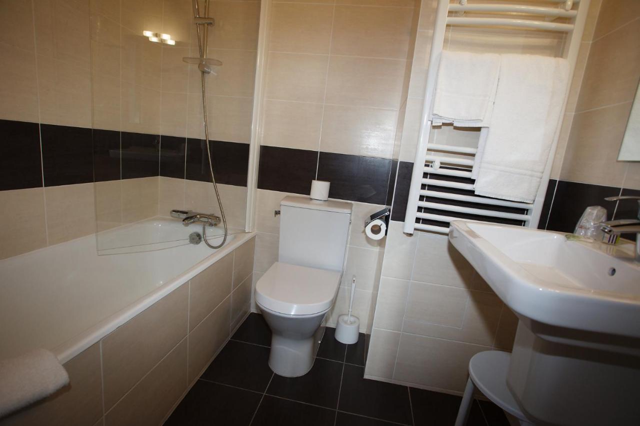 Contact Hotel - Hotel Le Lion D'Or Lamballe Esterno foto