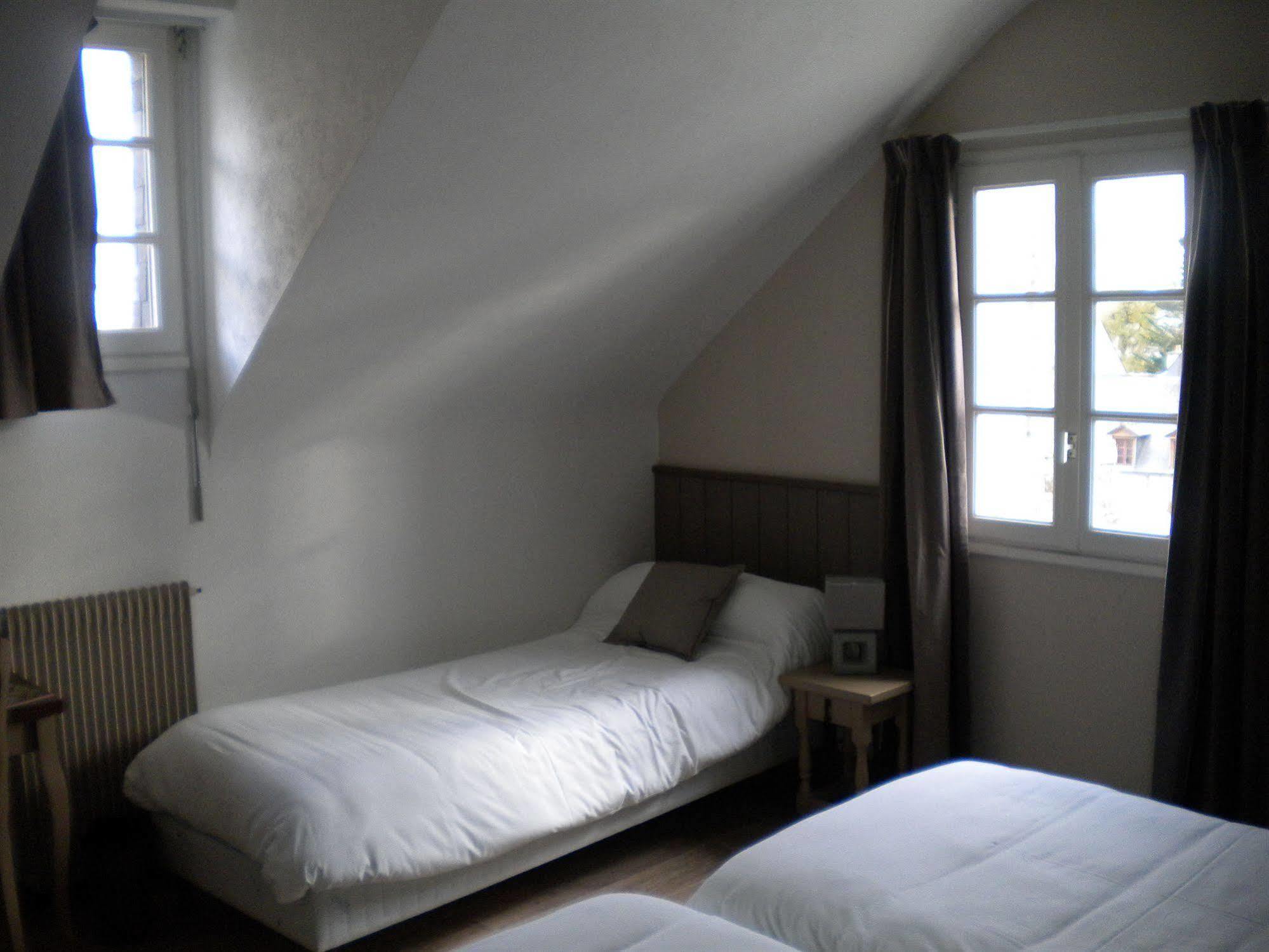 Contact Hotel - Hotel Le Lion D'Or Lamballe Esterno foto