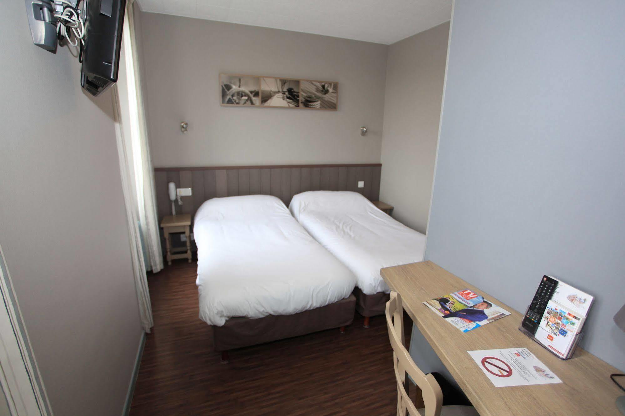Contact Hotel - Hotel Le Lion D'Or Lamballe Esterno foto