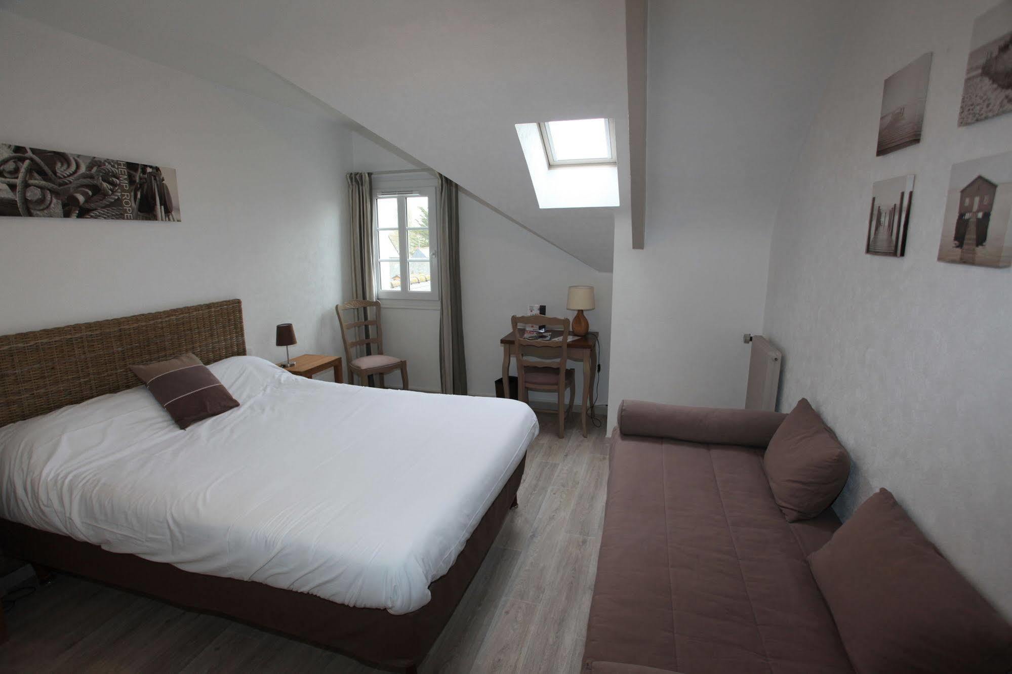 Contact Hotel - Hotel Le Lion D'Or Lamballe Esterno foto